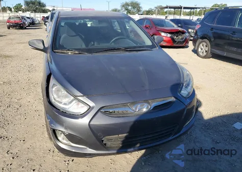2013 Hyundai Accent Gls z USA, uszkodzony, nr VIN KMHCU5AE2DU086852